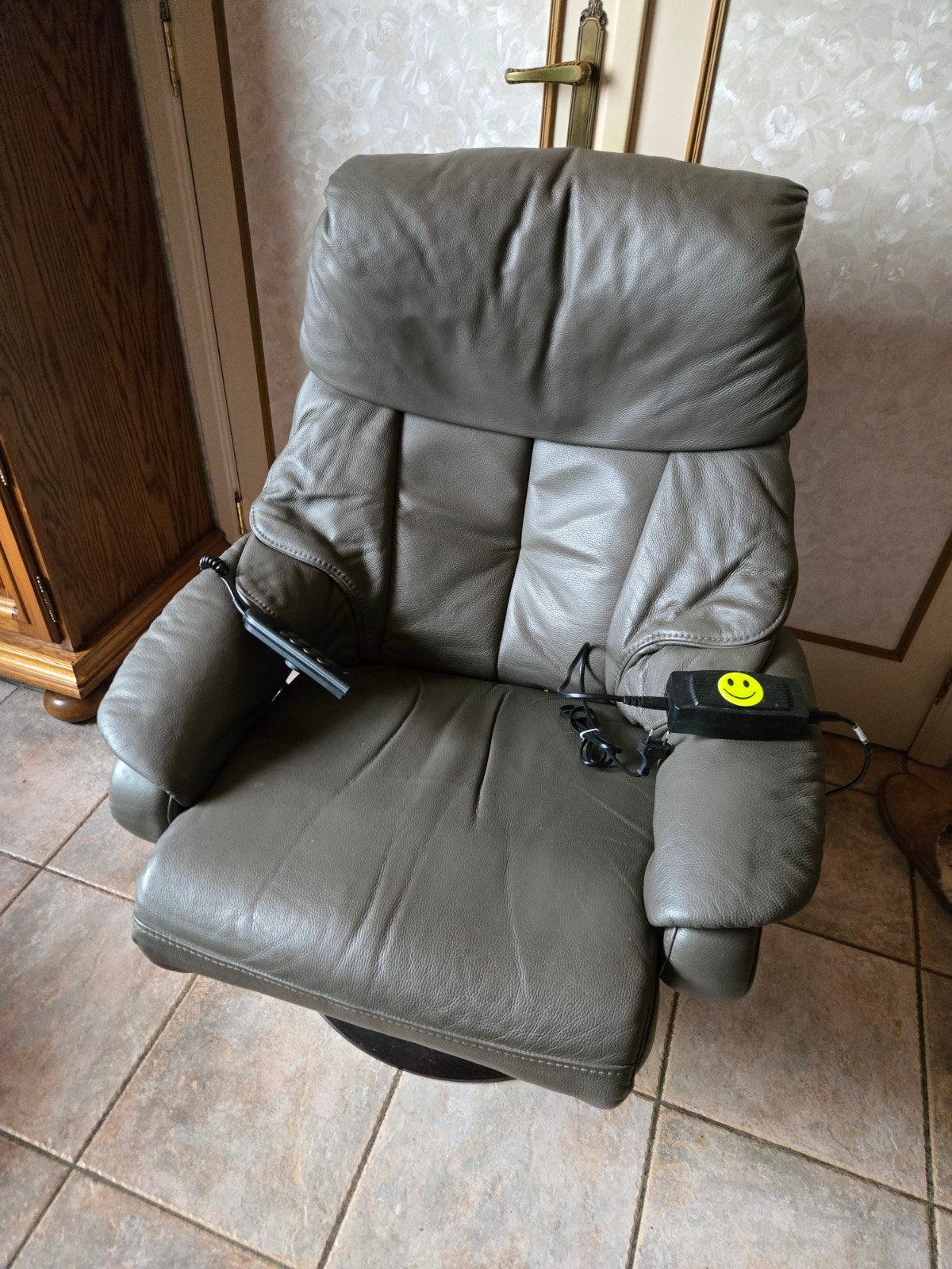 Himolla elektrische relaxfauteuil in grijs leer, Ophalen, Gebruikt, 75 tot 100 cm, Leer