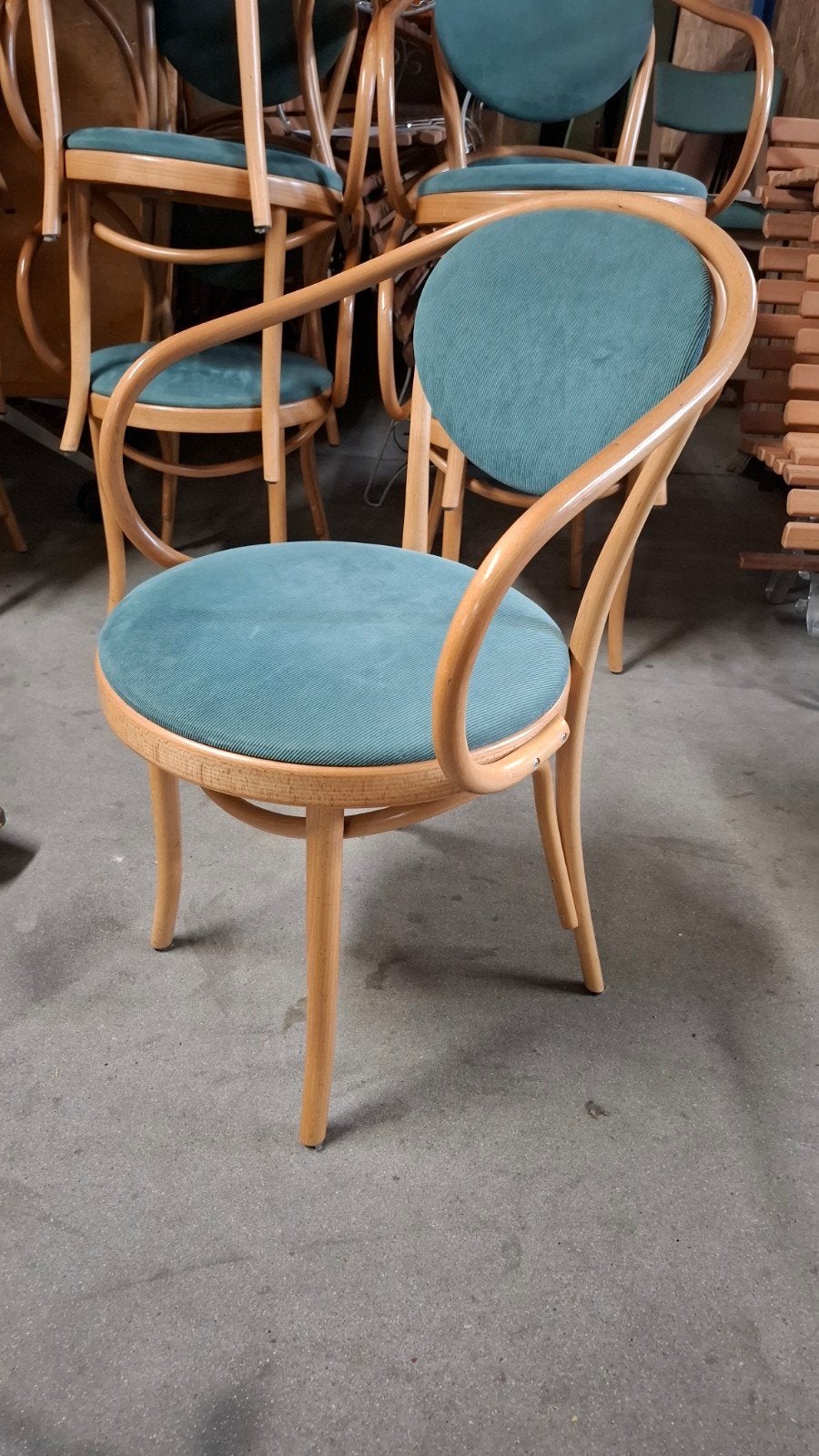 12 thonet boog cafe bistro horeca stoelen ZGAN bentwood set, Huis en Inrichting, Stoelen, Zo goed als nieuw, Vijf, Zes of meer stoelen