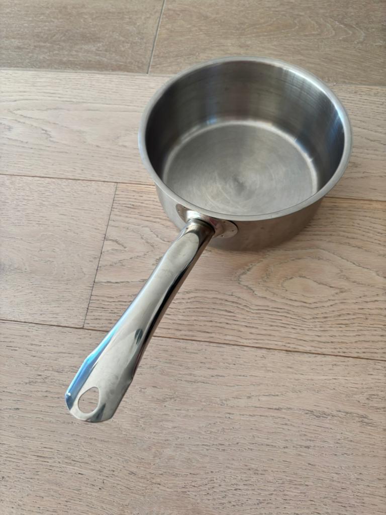Grande casserole De Buyer, Enlèvement