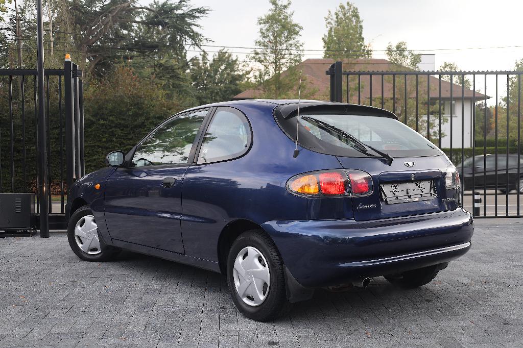 Daewoo Lanos 1.5i | Benzine | 1ste Eigenaar, 63 kW, Blauw, Bedrijf, Grijs