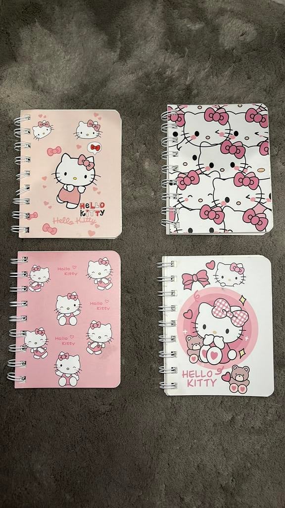 4 petit cahier de note hello kitty ( 11,5cm/9cm), Diversen, Notitieboeken, Ophalen of Verzenden, Zo goed als nieuw