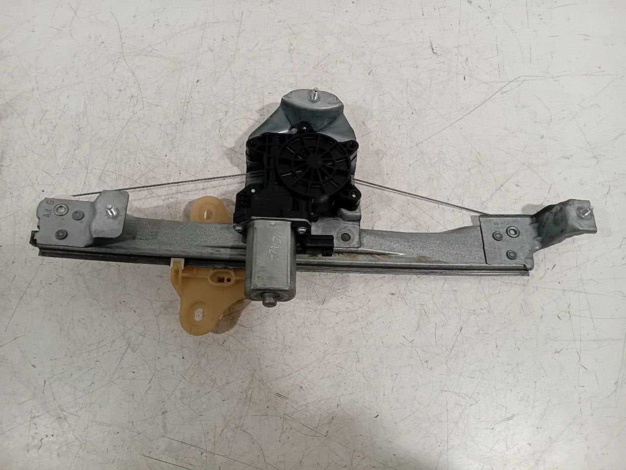 Raammechaniek elektrisch links achter Renault Captur, Onderdelen@venauto.nl, Van der Ven Autorecycling B.V., Ettenseweg 76, 4706 PB Roosendaal, The Netherlands