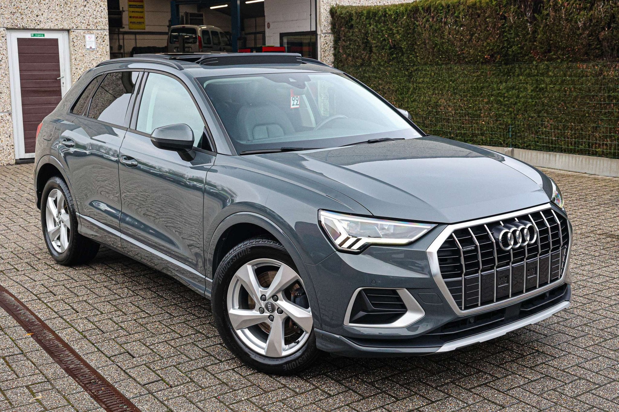 Audi Q3 PANORAMISCH-DAK*AUTOMAAT*ZETELVERW*APPLE-CARPLAY*, Autos, Audi, Argent ou Gris, Achat, Euro 6, Entreprise