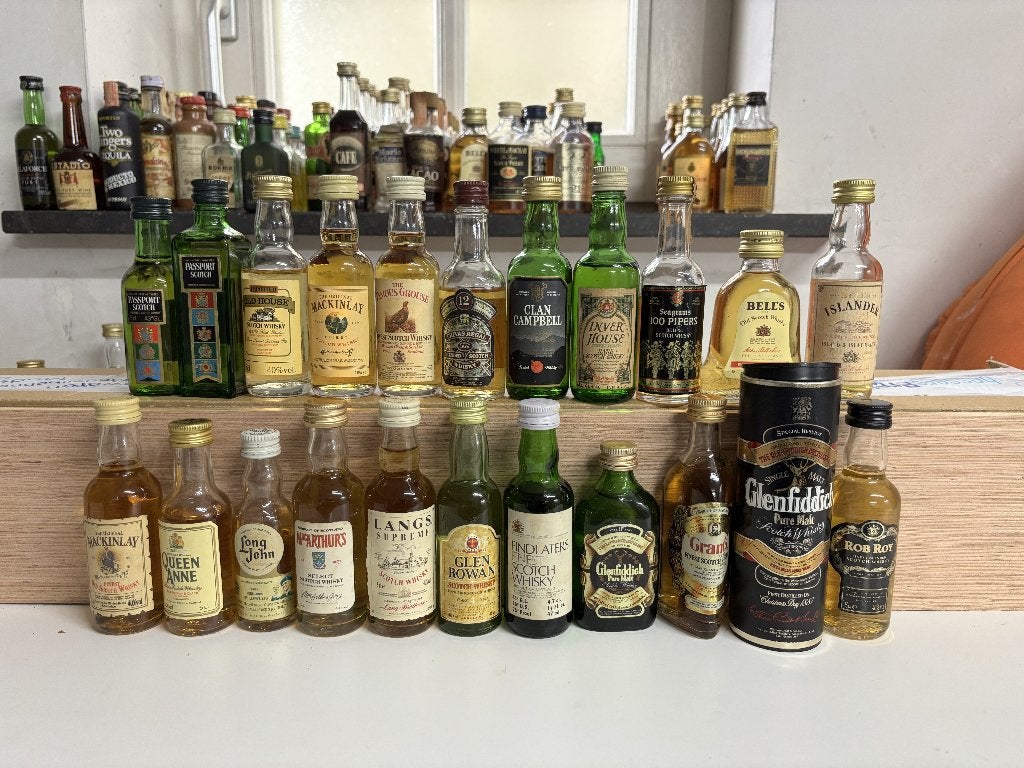 Lot van 22 vintage Schotse Whisky miniaturen, Verzamelen, Ophalen of Verzenden, Gebruikt, Overige typen
