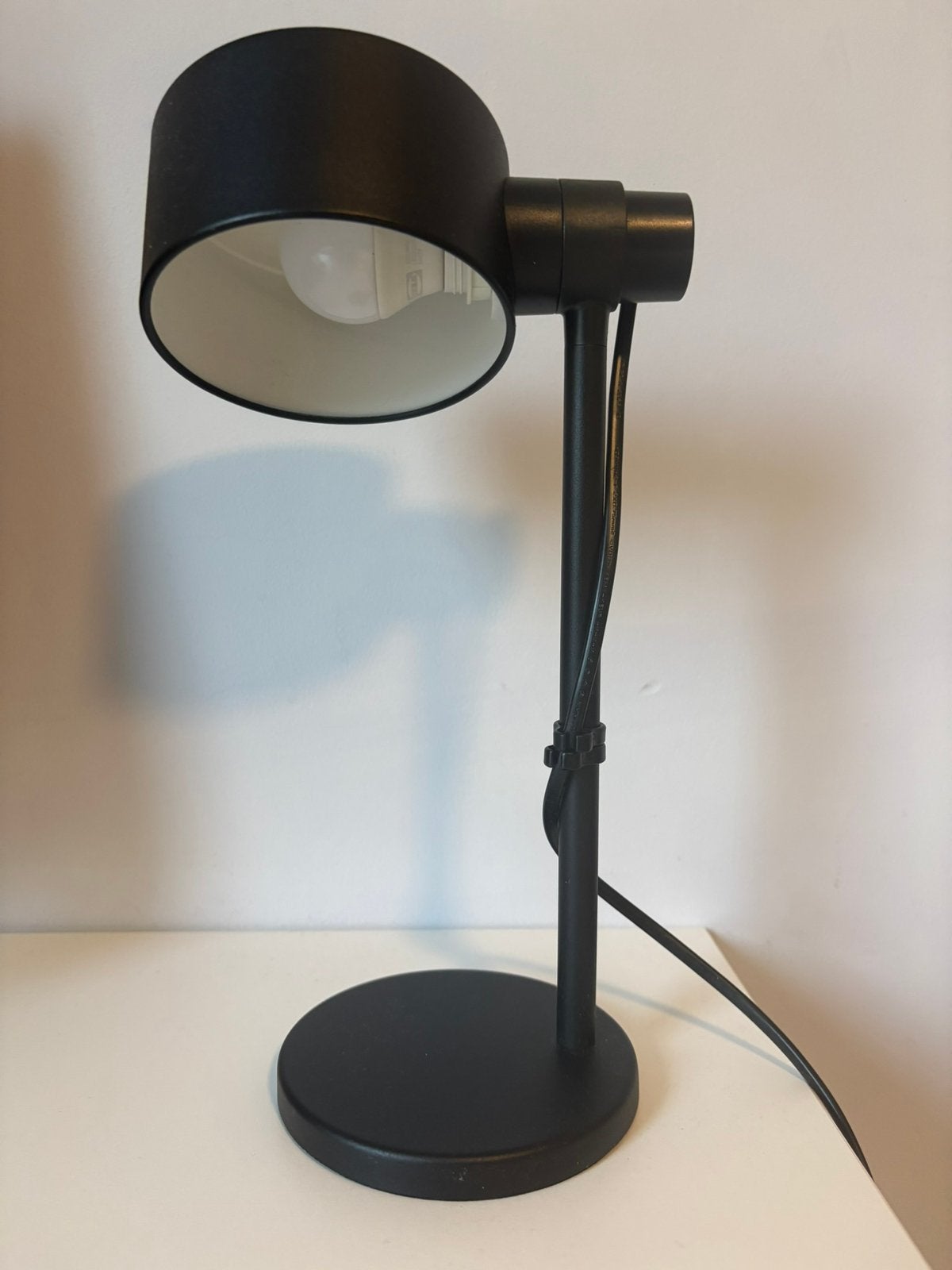 Lampe de bureau noire (IKEA SKURUP) + lampe incluse, Enlèvement ou Envoi, Comme neuf
