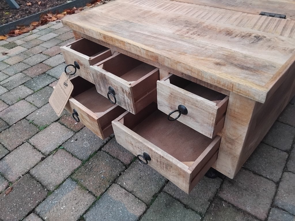 Salontafel mango met deksel en lades op wielen nieuw, Ophalen