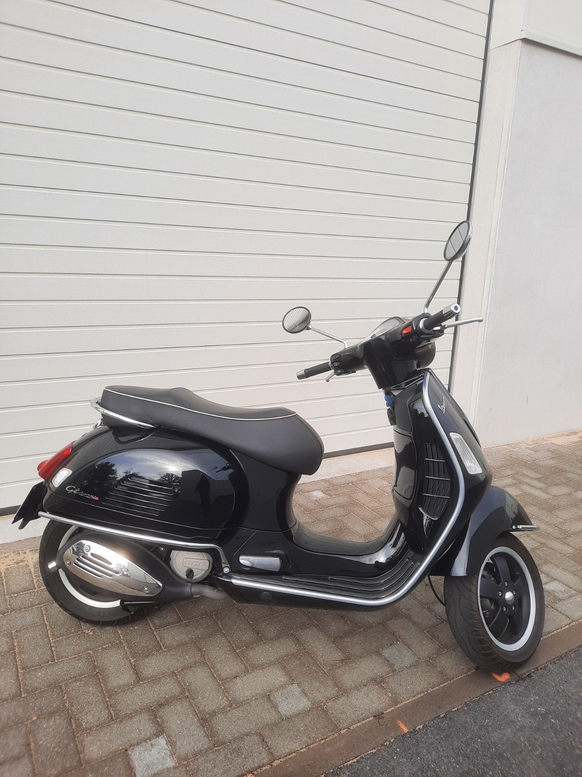 vespa gts 125cc  in nieuwstaat, Ophalen