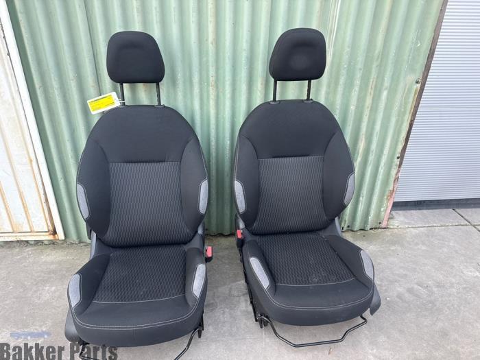 Siège avant gauche et droite d'un Peugeot 208, -, -, 3 mois de garantie, Utilisé