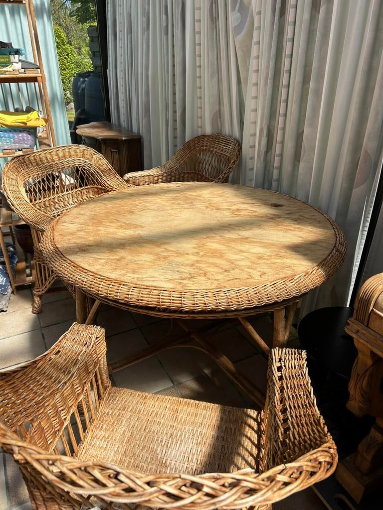 Rieten tafel en stoelen, Ophalen, Gebruikt, 3 zitplaatsen, Tuinset