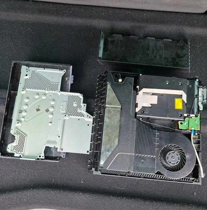 De PlayStation 4-console is geopend. Werkt goed?, Auto diversen, Automatten
