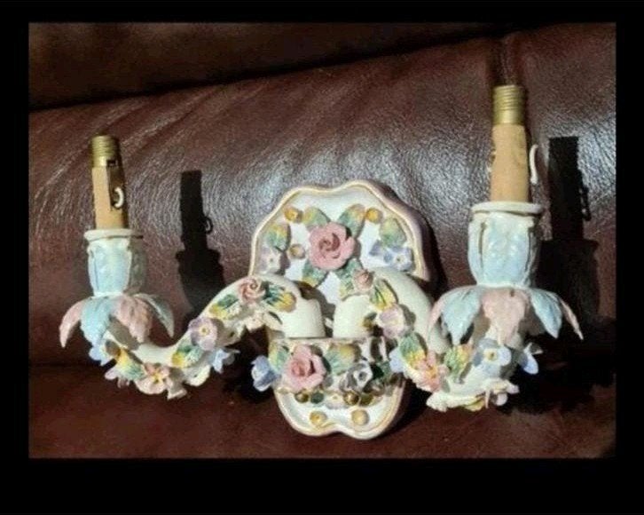 Belle applique murale ancienne en porcelaine de Dresde, magn, Enlèvement ou Envoi