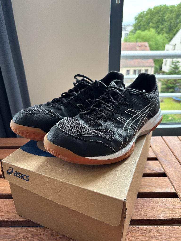 Baskets de sport Asics pointure 48, Vêtements | Hommes, Chaussures, Enlèvement ou Envoi, Porté, Chaussures de sport, Asics