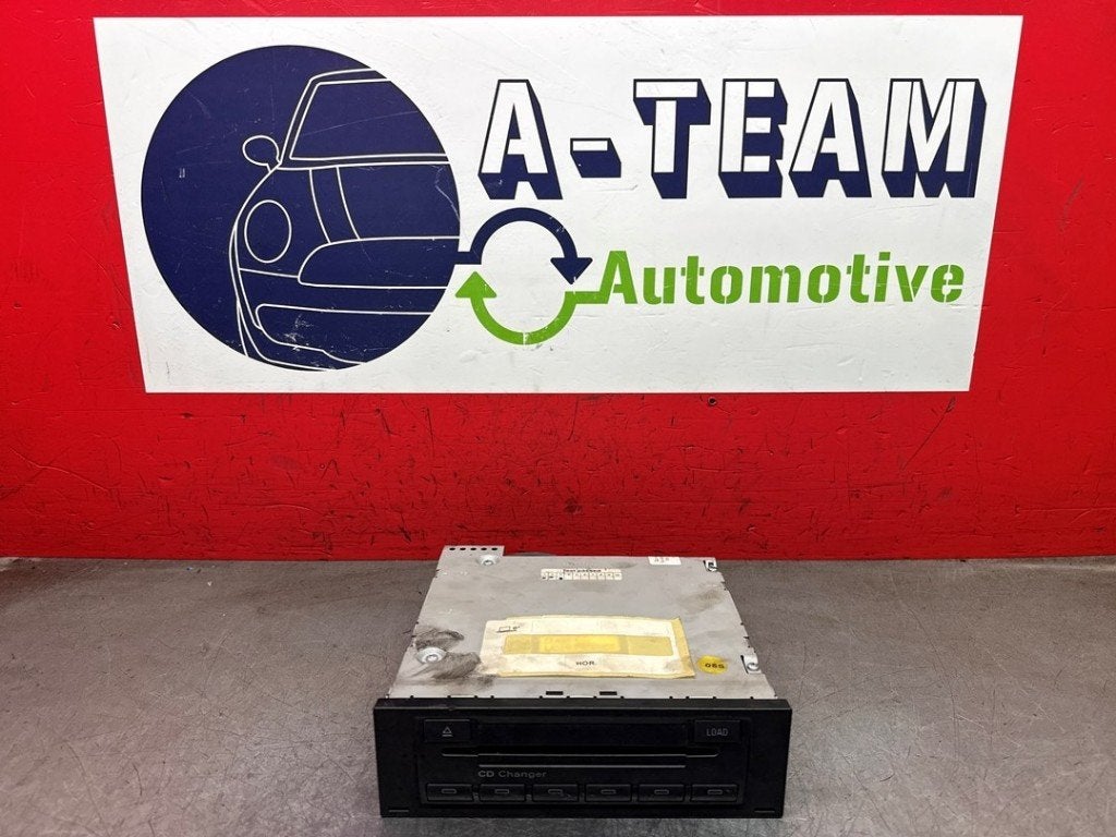 CHARGEUR CD Audi A4 Avant (B7) (|8E0035111D|), Auto-Union-Straße  1,
85057  Ingolstadt, DE, Info@audi.de, Audi, Utilisé