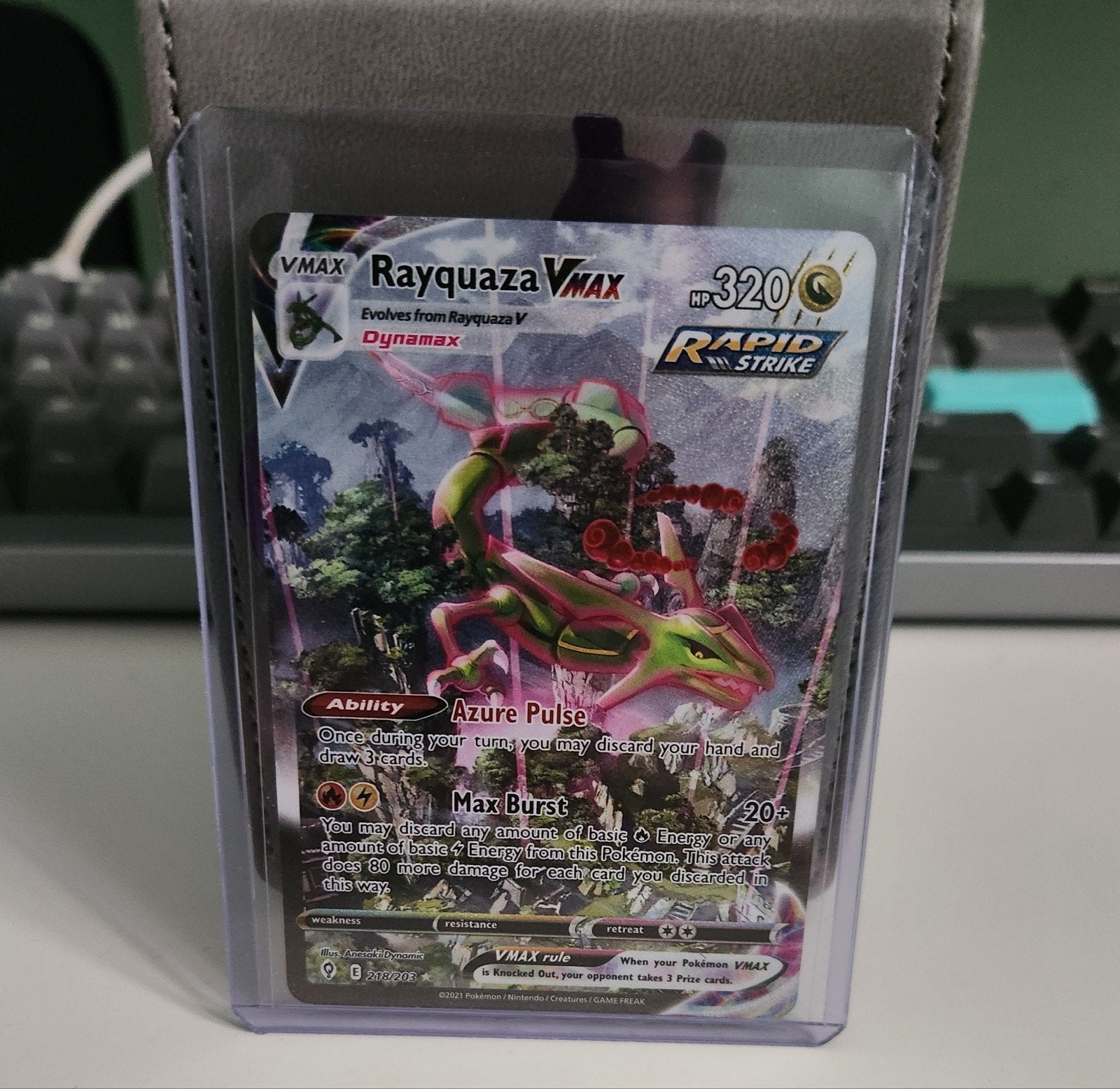 Rayquaza VMAX 218/203, Enlèvement, Comme neuf, Cartes en vrac