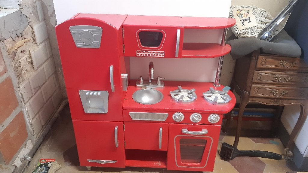 Cuisine jouet vintage rouge avec accessoires, Enfants & Bébés, Enlèvement, Utilisé, Bois, Jouer à la cuisine