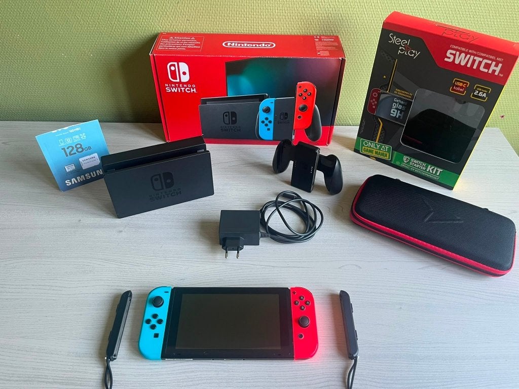Nintendo Switch v2 + game, Met games, Zo goed als nieuw, Zonder controller, Ophalen