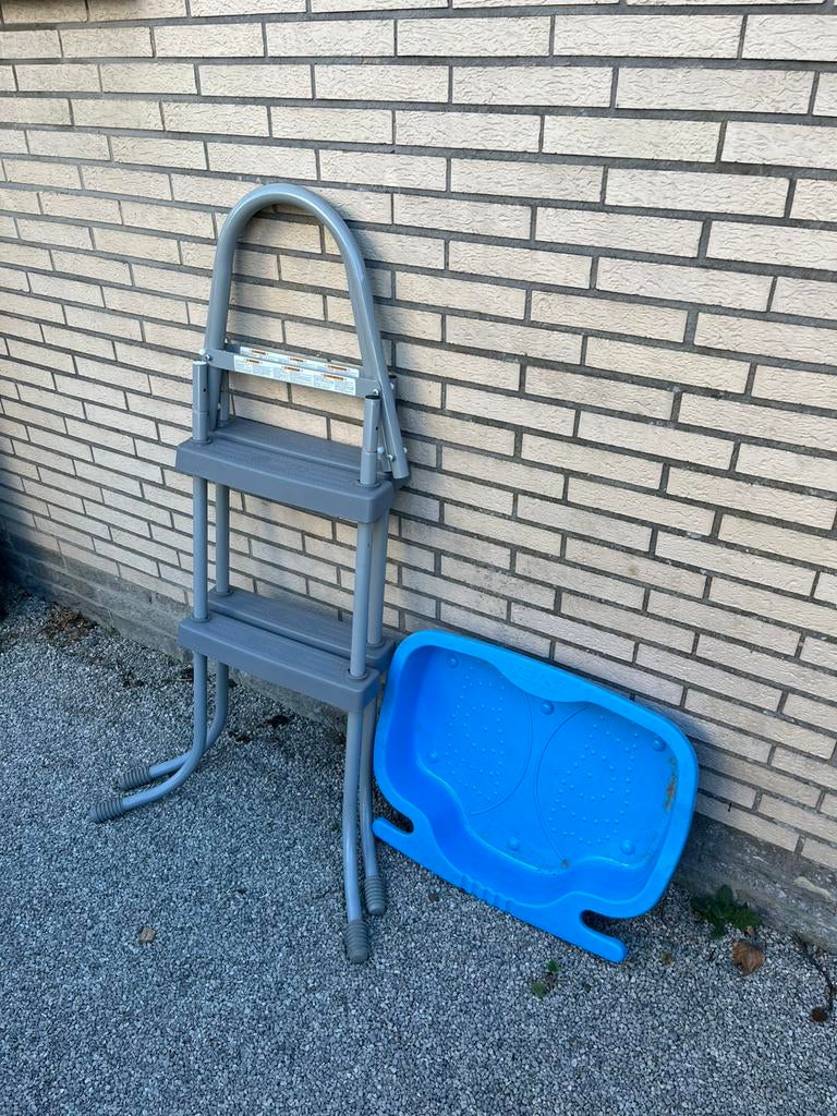 Zwembad trapje met voetbadje, Tuin en Terras, Ophalen, Zo goed als nieuw