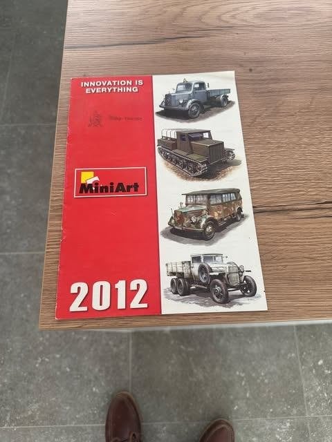 folder mini art 2012, Boeken, Catalogussen en Folders, Ophalen of Verzenden, Zo goed als nieuw, Folder