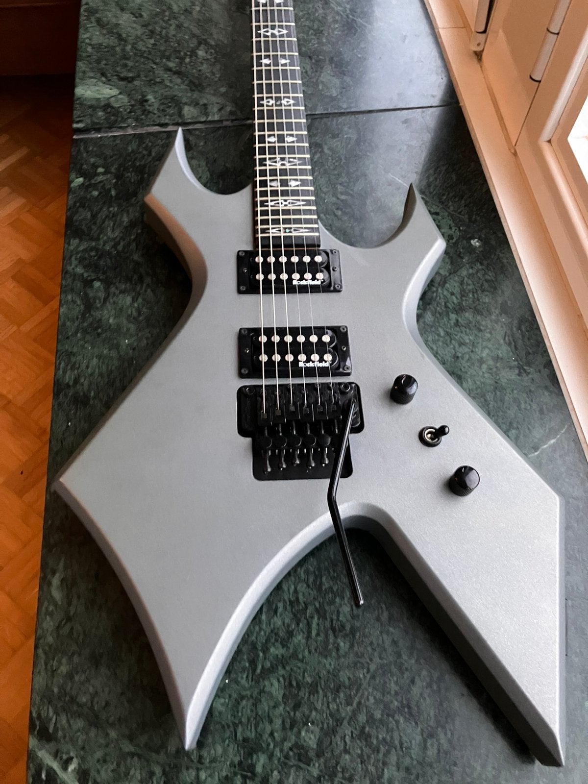 BC Rich Black Arts Warlock, Musique & Instruments, Enlèvement ou Envoi, Comme neuf, Solid body, Autres marques