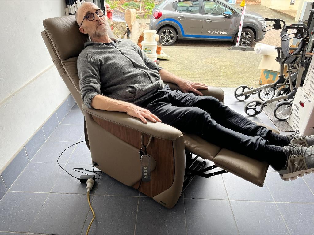 Leipzig Relax met lift leder, Huis en Inrichting, Fauteuils, Ophalen, Gebruikt, Leer