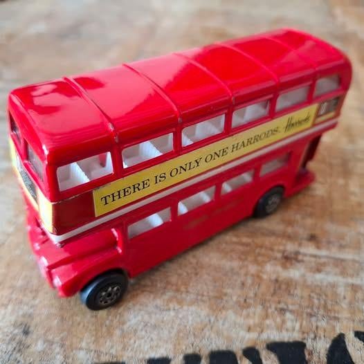 London Transport Bus Imperial HARRODS Zylmex By CORGI c Neuf, Hobby en Vrije tijd, Modelauto's | 1:43, Zo goed als nieuw, Bus of Vrachtwagen
