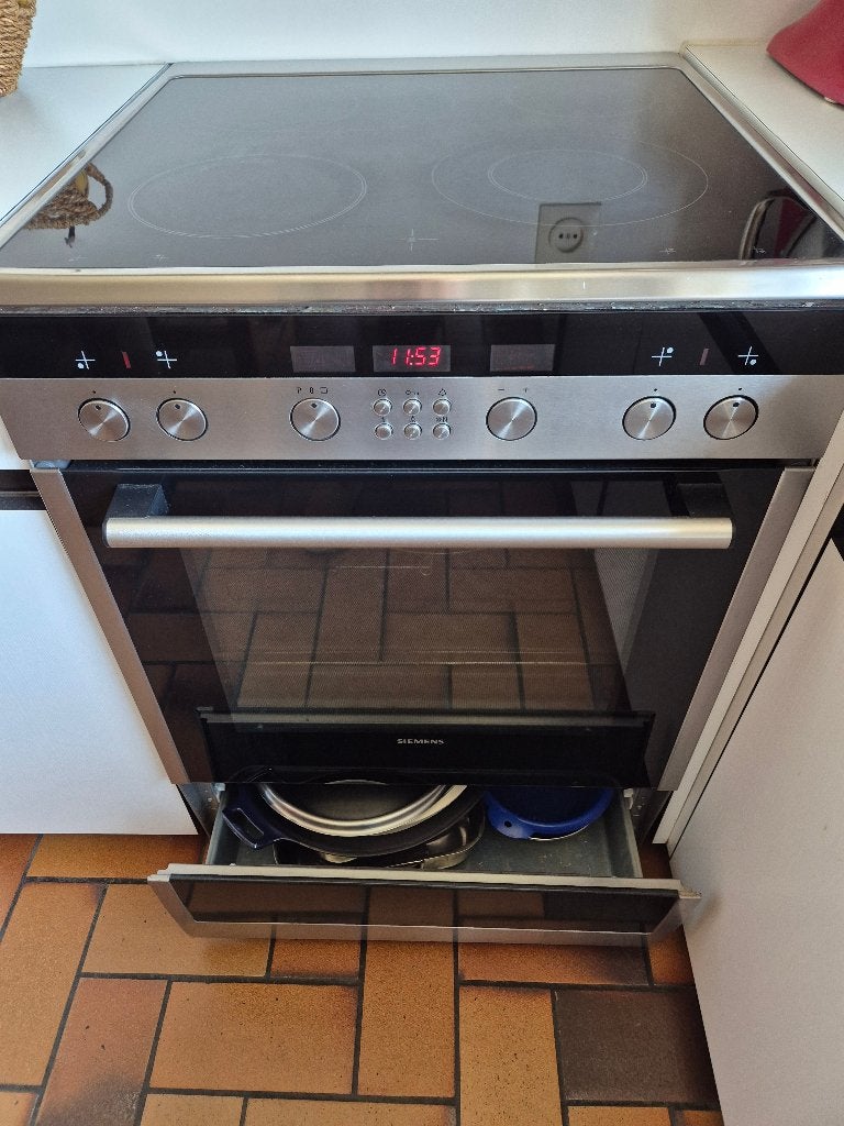 Siemens iQ300 HC744540 fornuis - keramisch + pyrolyse oven, Ophalen, Gebruikt, Vrijstaand, Keramisch