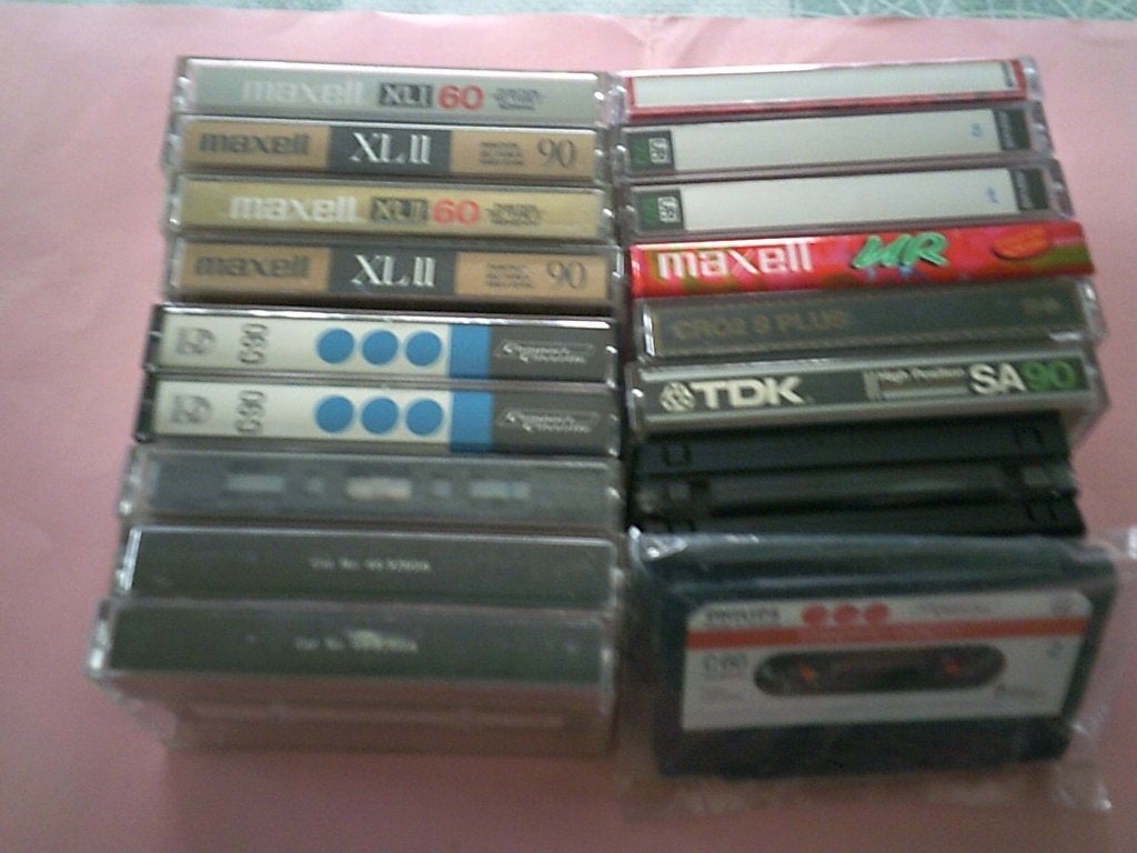 Vintage Cassettebandjes  (Maxell XLII, TDK SA, Philips e.a.), Enlèvement ou Envoi, Neuf, dans son emballage, 2 à 25 cassettes audio