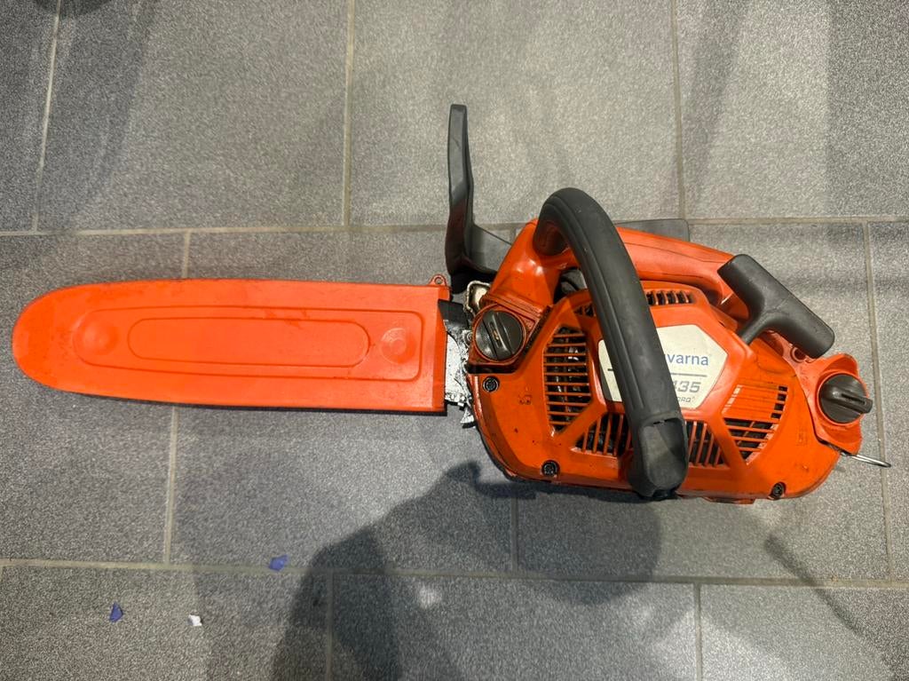 Husqvarna t435 voor reparatie of onderdeel, Tuin en Terras, Hand-tuingereedschap, Gebruikt, Ophalen of Verzenden
