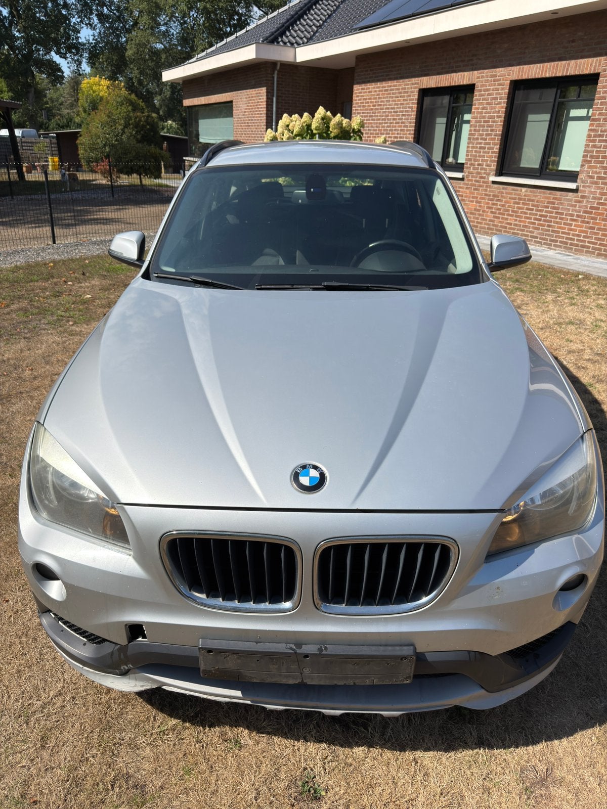 BMW X1 Sdrive18d, Autos, BMW, Entreprise, Boîte manuelle, Noir, 5 portes