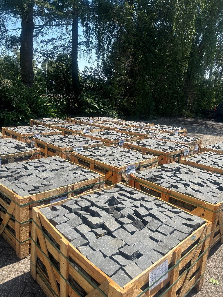 Kasseien Dark Basalt Vietnam 10x10-14x14x5-7cm voorraad, Jardin & Terrasse, Pavé & Dalles, Neuf, Briques, Céramique, 10 m²² ou plus