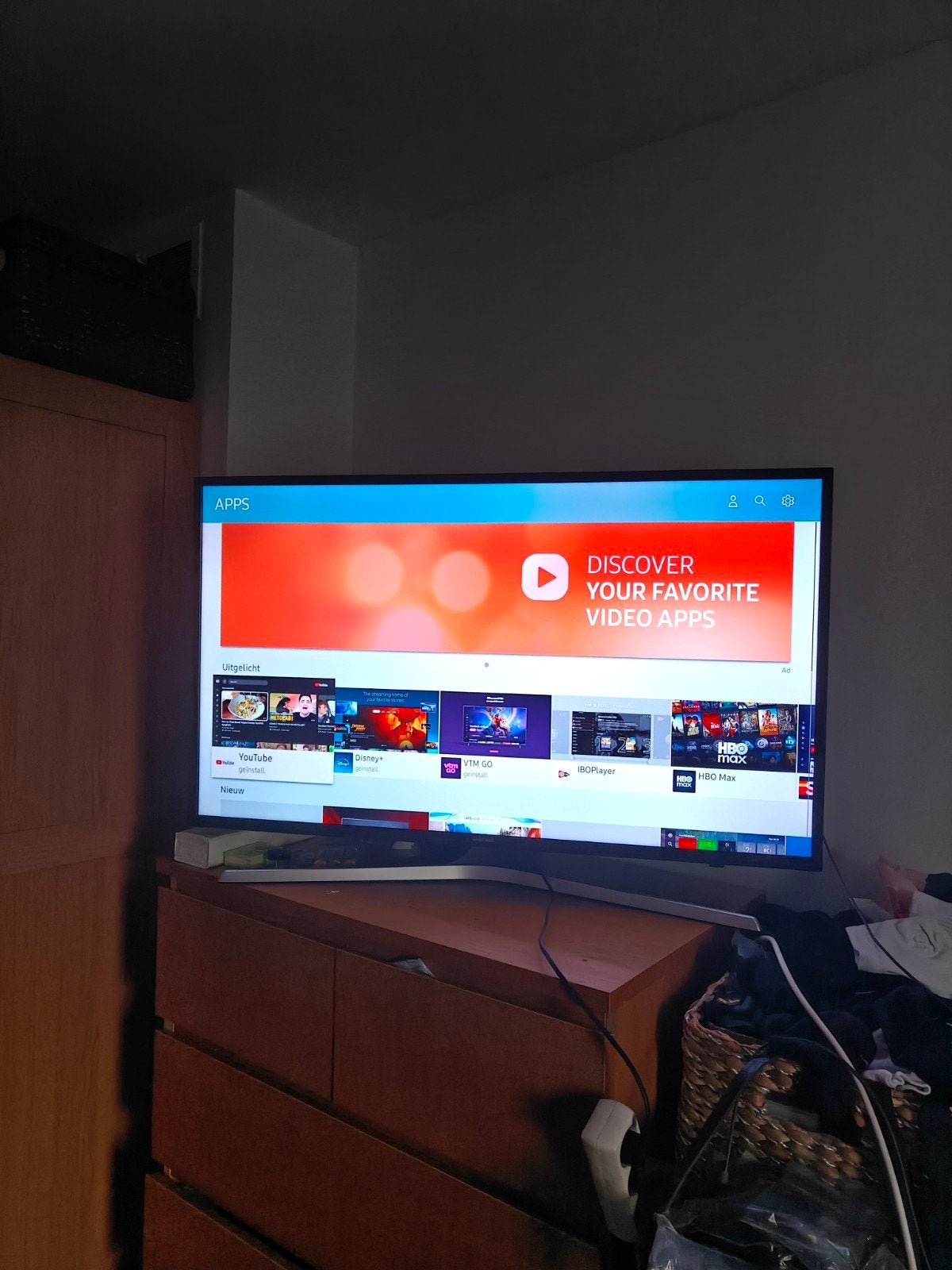 Téléviseur intelligent Samsung avec télécommande

Samsung Sm, Enlèvement, Samsung, Smart TV