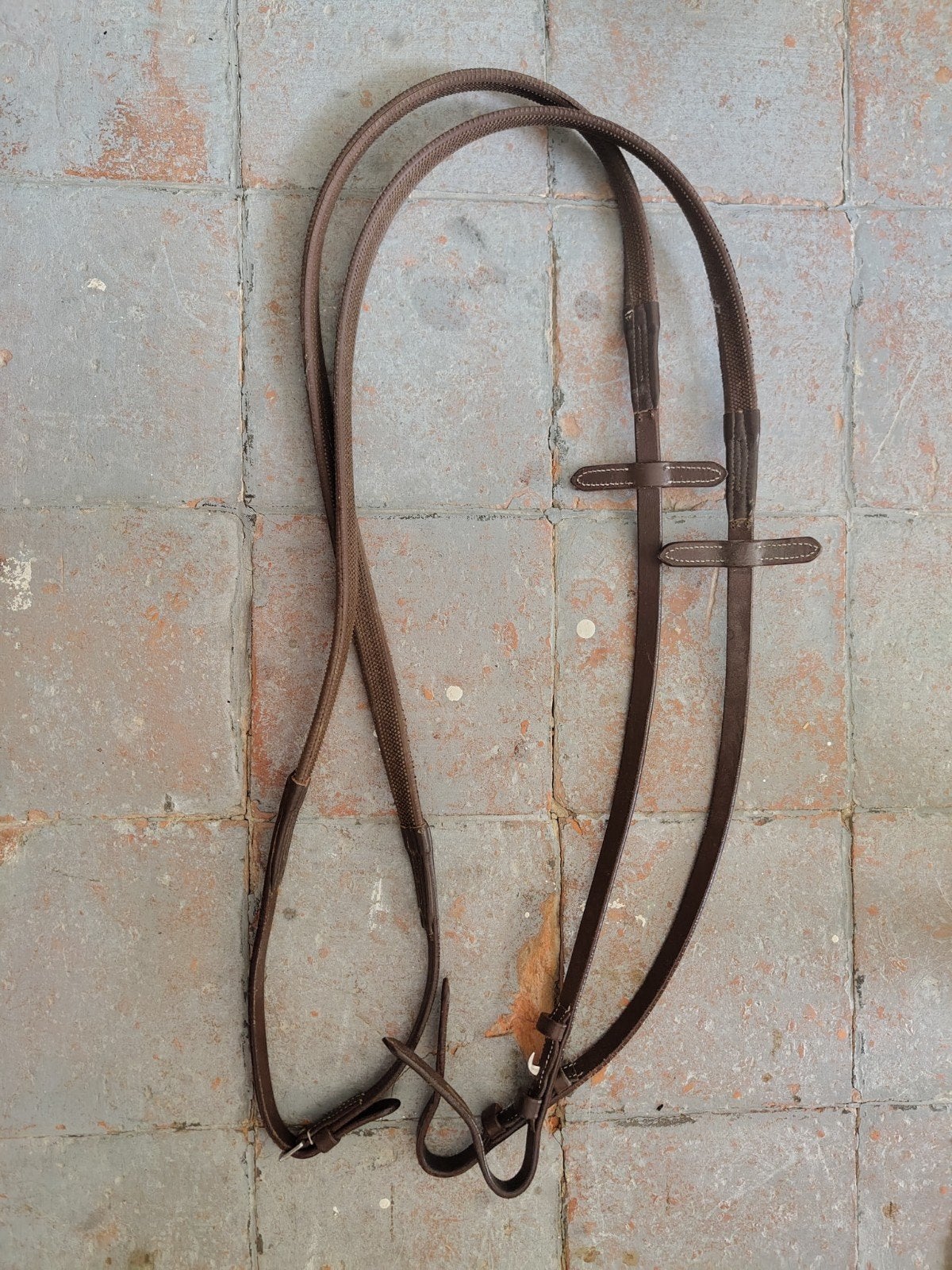 Rênes en caoutchouc havane poney/113mm Norton Pro, Animaux & Accessoires, Chevaux & Poneys | Brides & Harnachement, Enlèvement ou Envoi