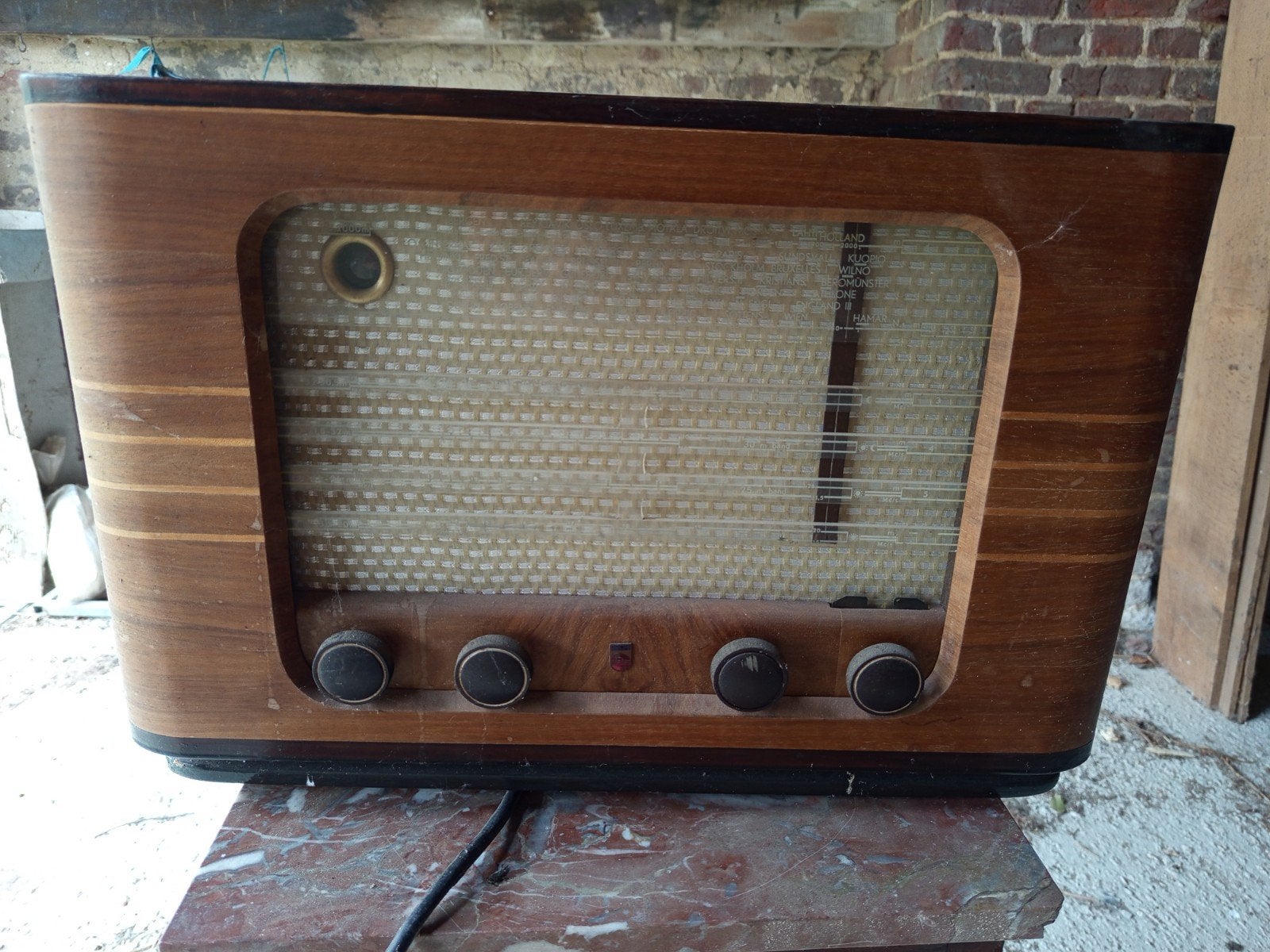 Ancienne radio vintage, Enlèvement