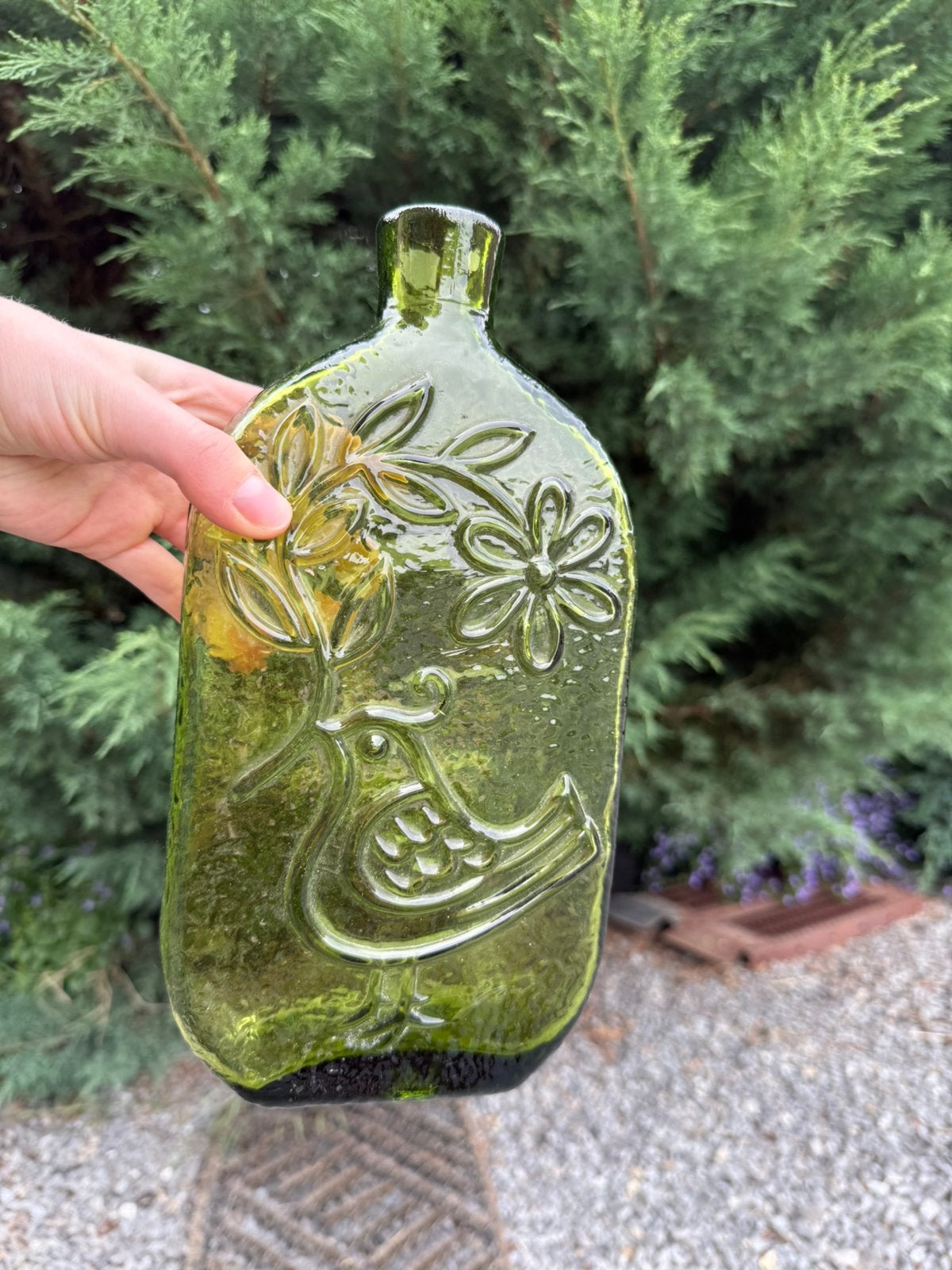 Bouteille vintage en verre vert décor floral, Verzenden, Zo goed als nieuw, Groen, Glas