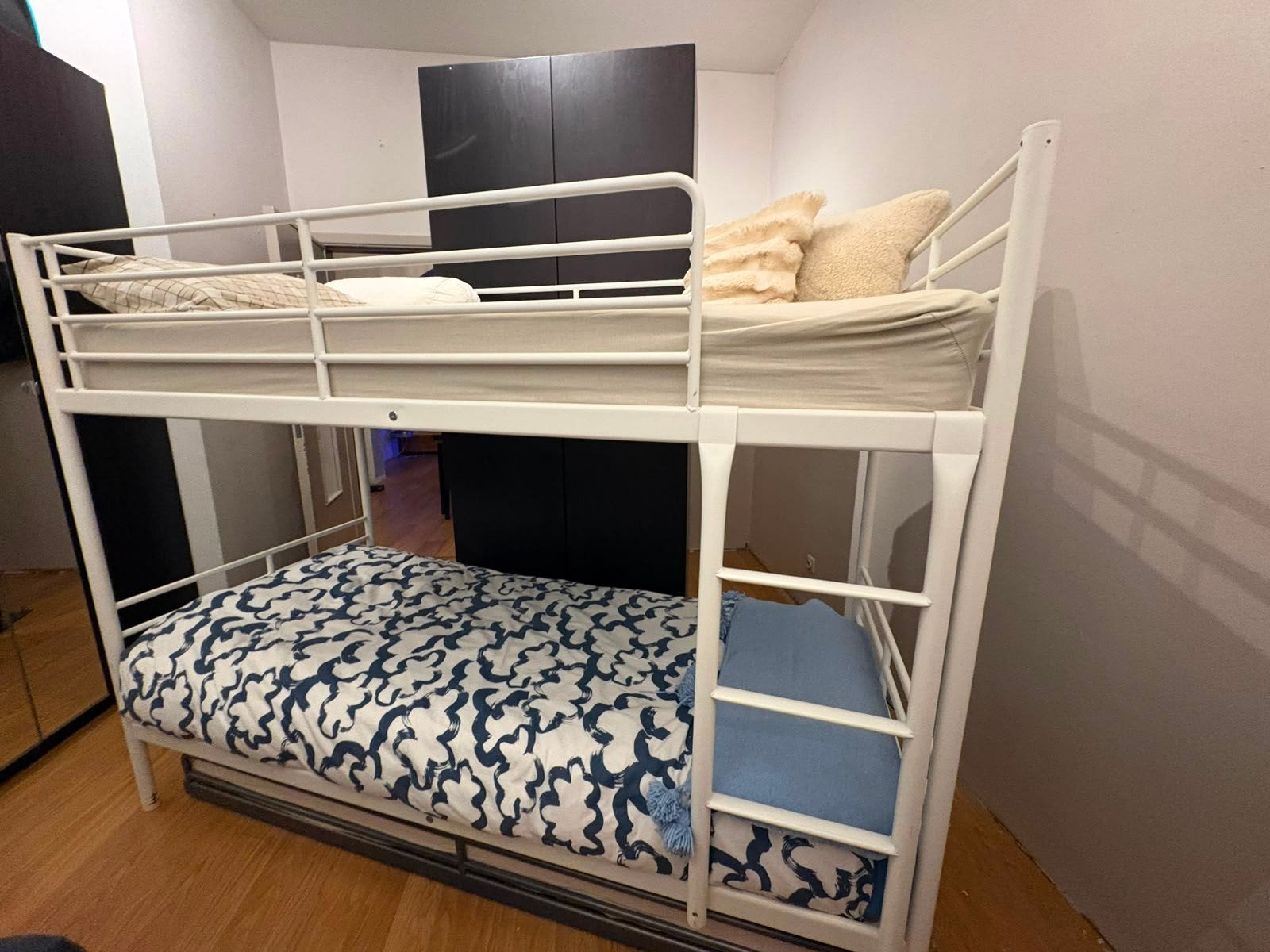lit superposé blanc métal, Enfants & Bébés, Chambre d'enfant | Lits superposés & Lits mezzanines, Enlèvement