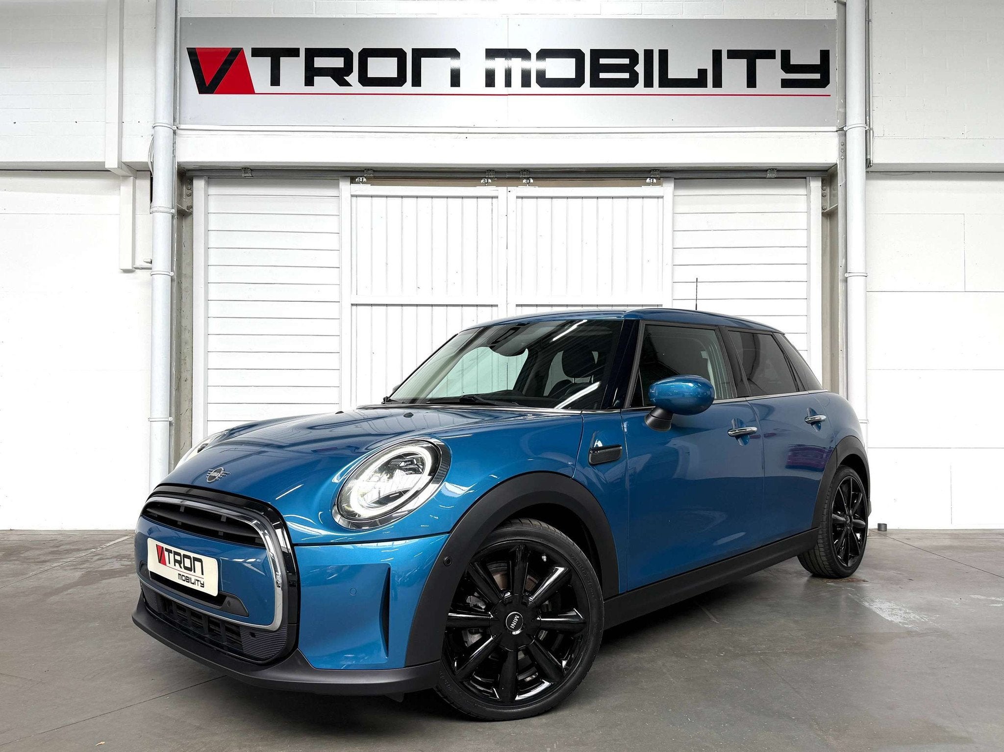 MINI One Mini 1.5A One LEDER*NAVI*DAB*CARPLAY*LED*PDC*CC*ALU, 75 kW, Gebruikt, Blauw, Lichtsensor
