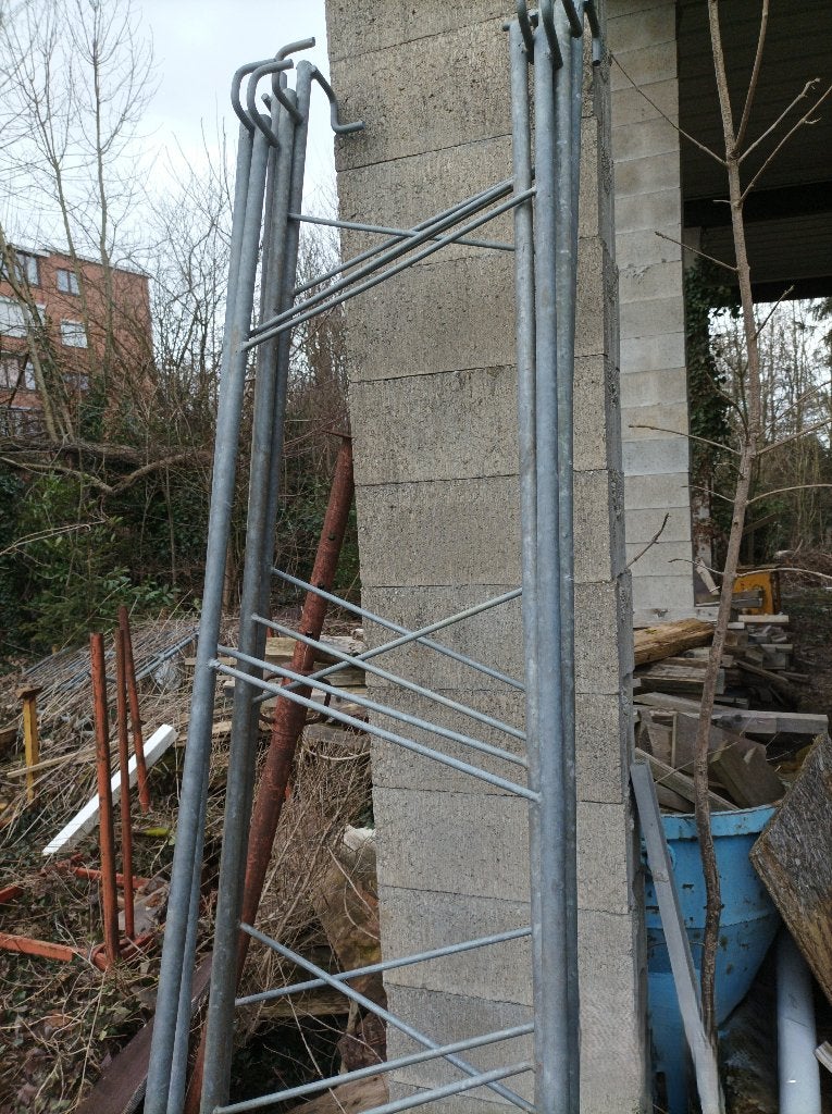 GARDES-CORPS POUR ECHAFAUDAGE, GOULOTTE A GRAVATS, Bricolage & Construction, Enlèvement, Neuf