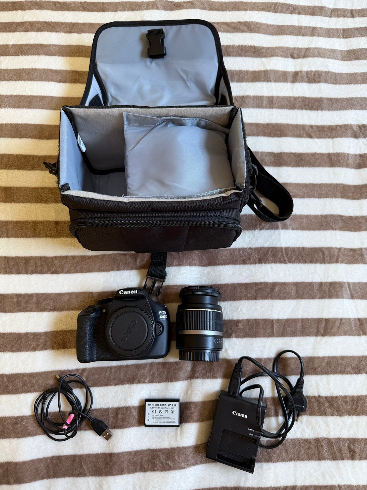Canon 1200D + objectif EFS 18-55 mm + accessoires, Canon, Batterie, Enlèvement, Utilisé