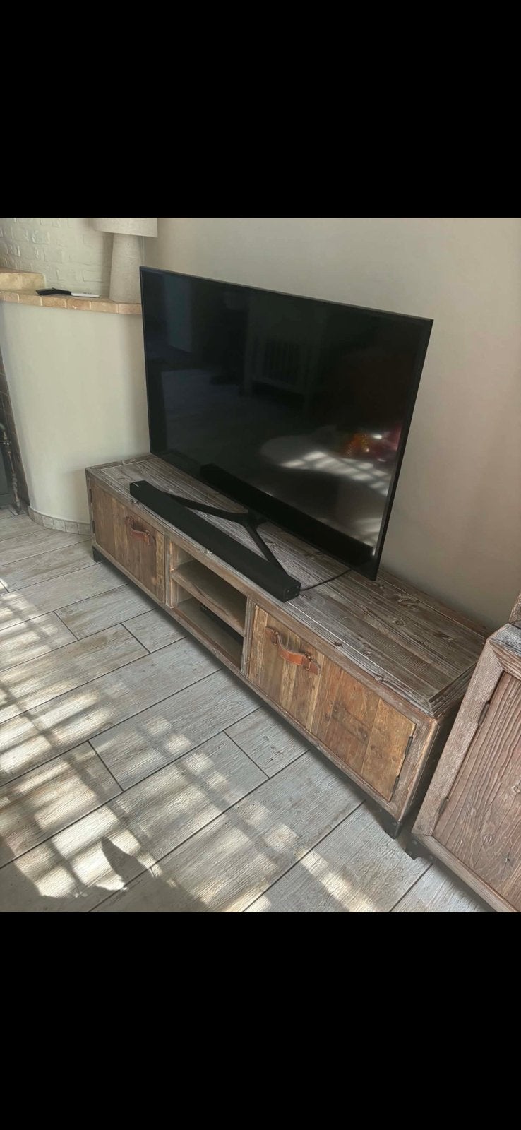 Tv meubel, Enlèvement