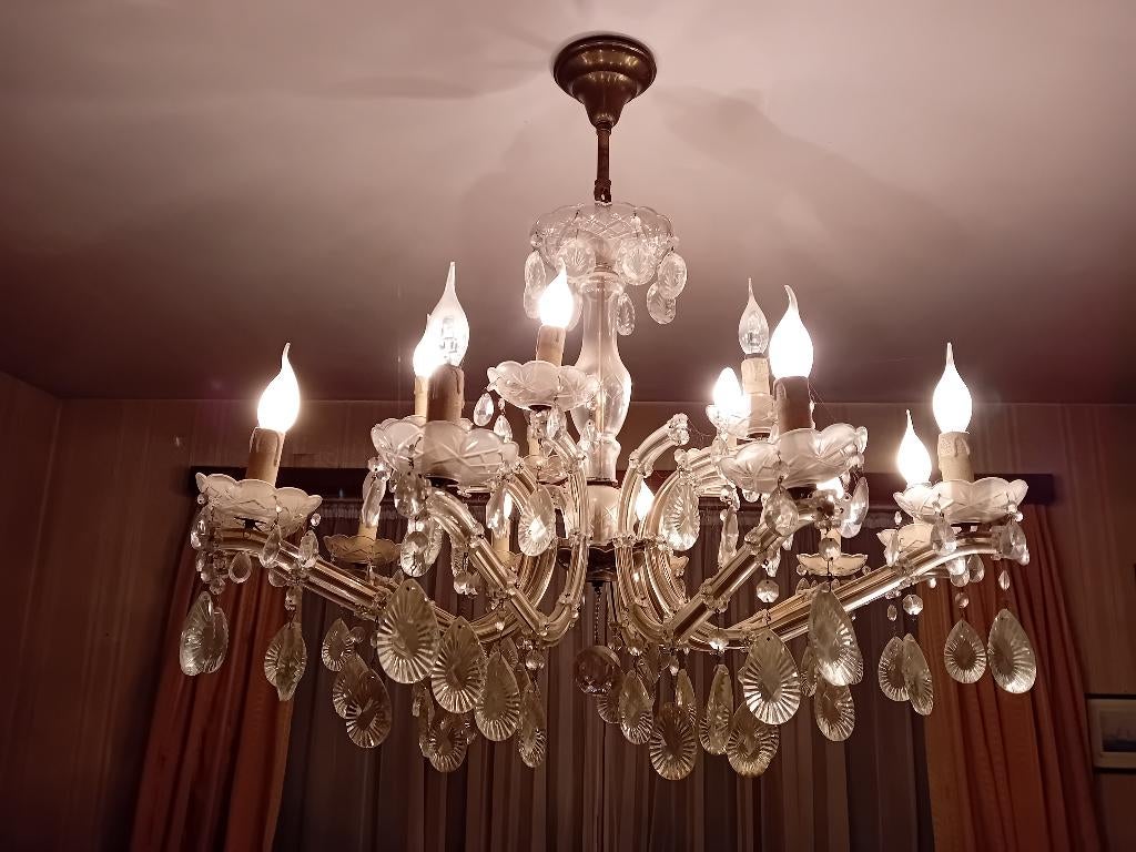 Lustre style marie Thérèse deux étages, Enlèvement