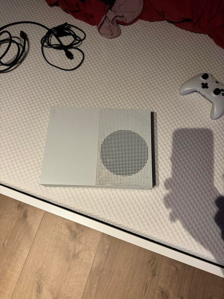 xbox one s, Games en Spelcomputers, Spelcomputers | Xbox One, Ophalen, Met games, Xbox One, Zo goed als nieuw