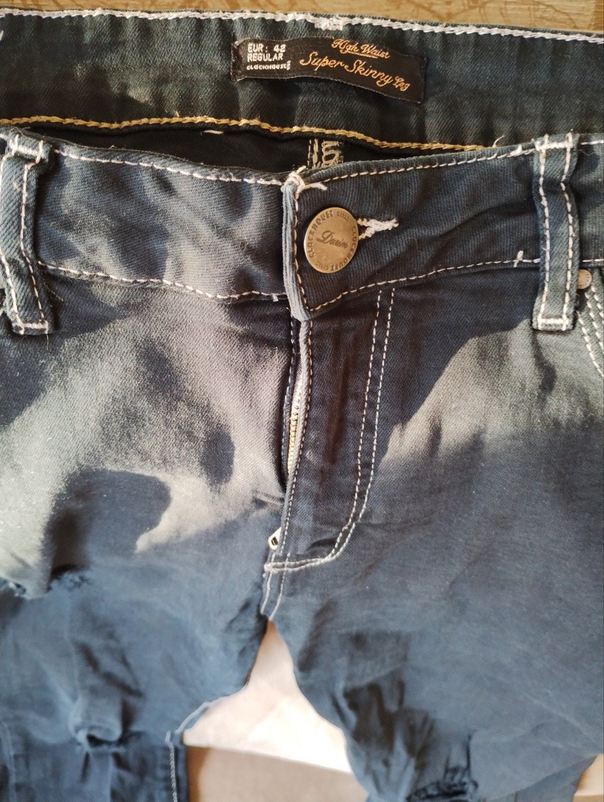 Zwarte ripped jeans regular Clockhouse m. EUR 42, Ophalen of Verzenden, Zo goed als nieuw, Zwart, Clockhouse