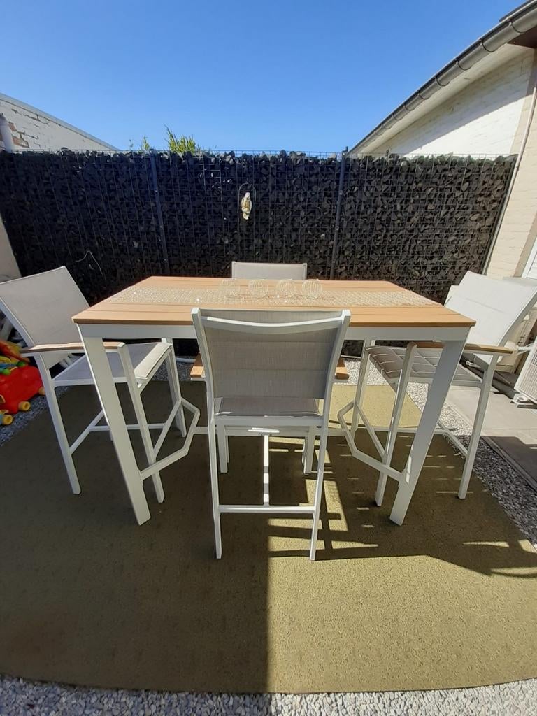 Hoge tuintafel + 4 stoelen wit., Tuin en Terras, Tuinsets en Loungesets, Ophalen, Aluminium