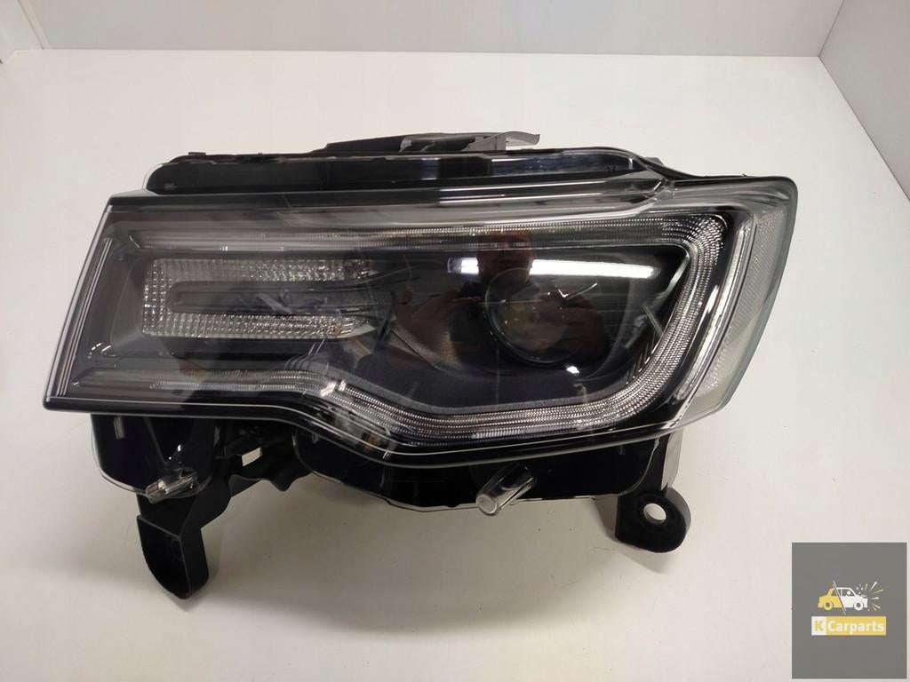Phare gauche noir sur lev au x non sans torsion pour Jeep Gr, Stellantis N.V., Info@stellantis.com, Utilisé, Taurusavenue 1
2132 LS  Hoofddorp, NL