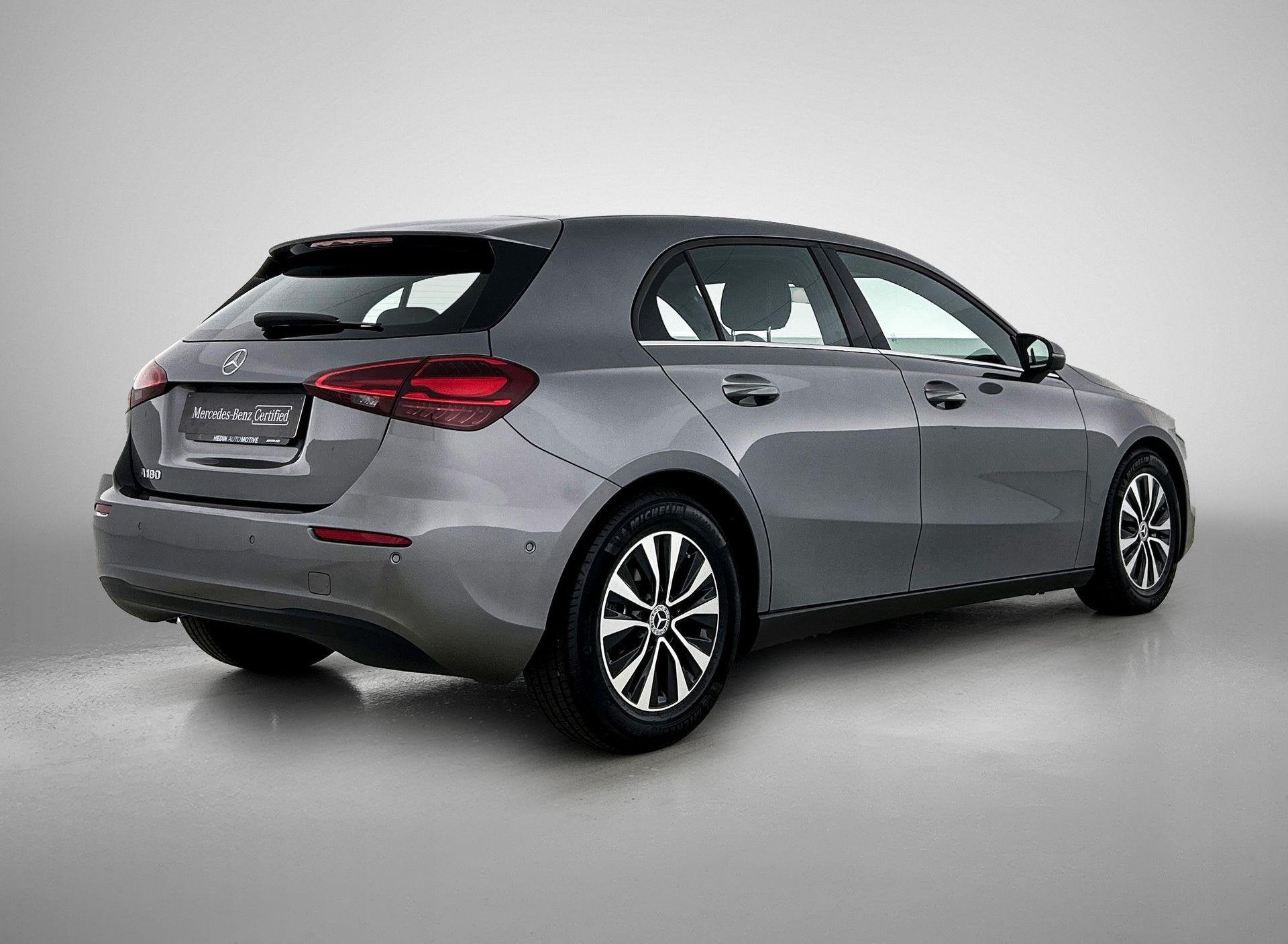 Mercedes-Benz A-klasse 180 Hatchback Business Line | Verwarm, Autos, 100 kW, Achat, Euro 6, Entreprise