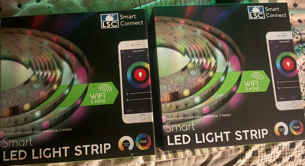 Led strips. 3 stuks. 5 meter strip. 10 € per doos, Neuf, Plakstrips, Synthétique, Enlèvement