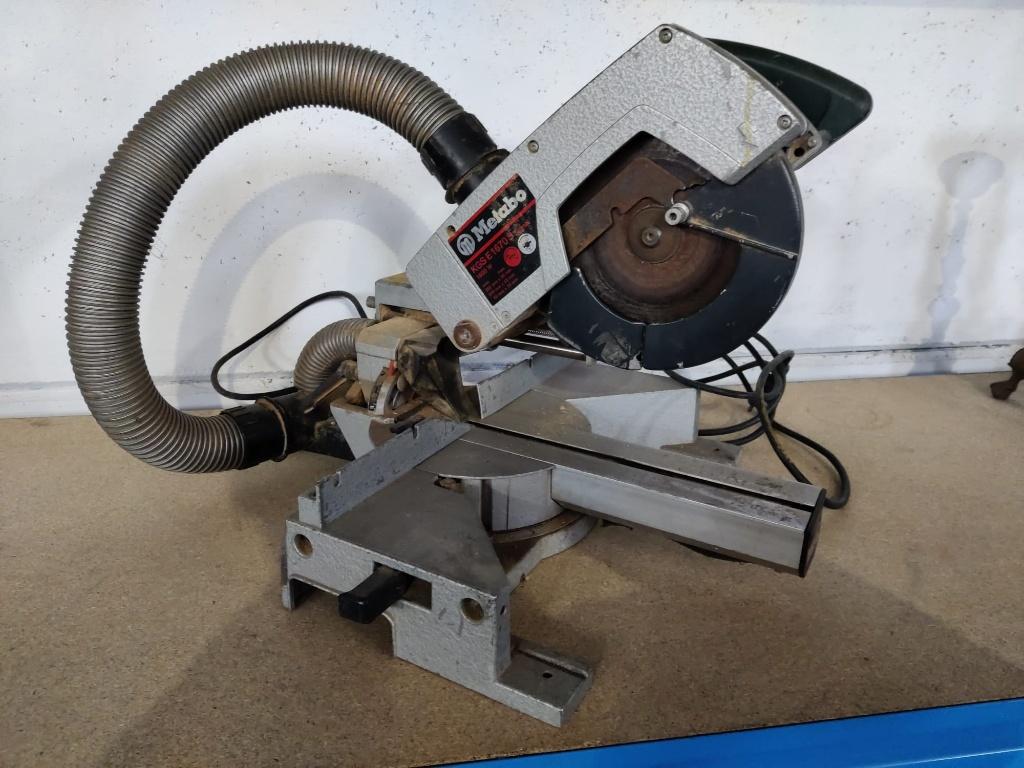 Metabo KGS E1670S signal afkortzaag, Doe-het-zelf en Bouw, Gereedschap | Zaagmachines, Ophalen, Gebruikt, 70 mm of meer, Afkortzaag