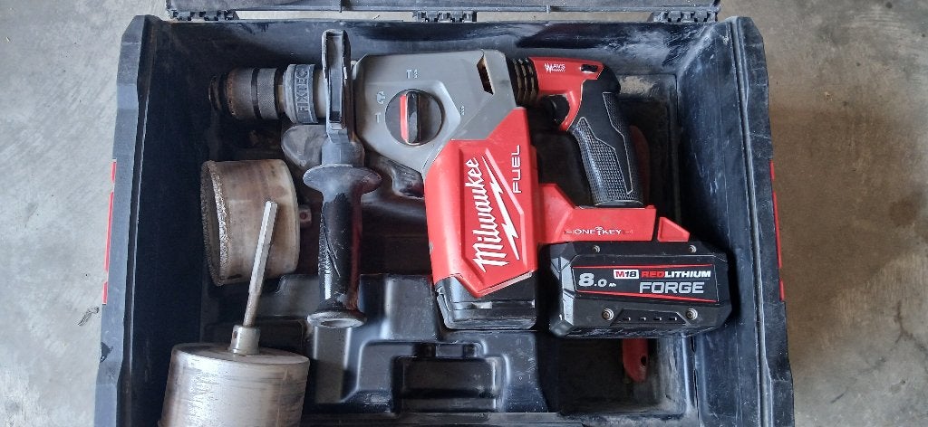 Milwaukee boorhamer met 8.0Ah accu, Enlèvement, Utilisé, Perceuse sans fil, Milwaukee