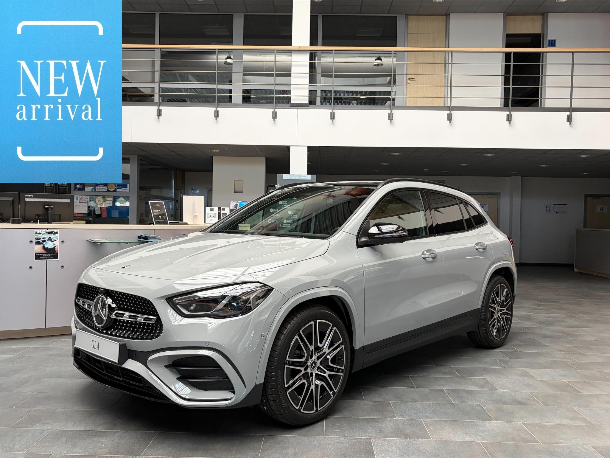 Mercedes-Benz GLA GLA 180 140 Years Edition (automatique), Autos, Entreprise, 5 portes, 5 places, Automatique