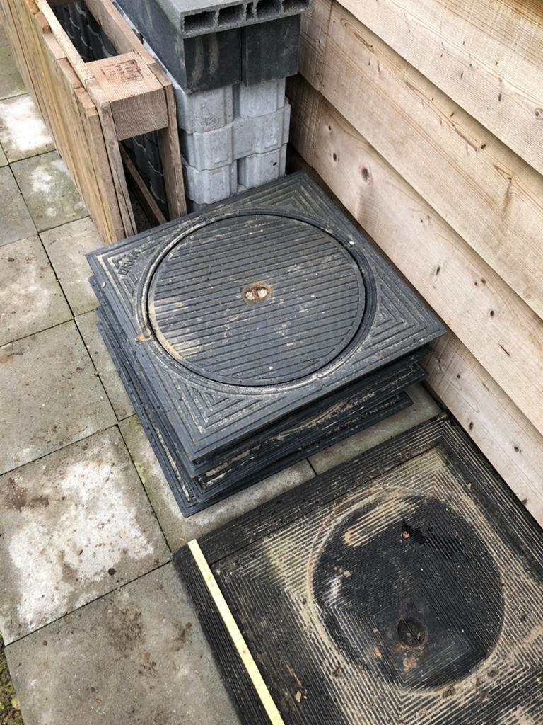 Gietijzeren putdeksels 50x50 - 4 stuks, Doe-het-zelf en Bouw, Ophalen, Zo goed als nieuw, Overige materialen, Overige typen